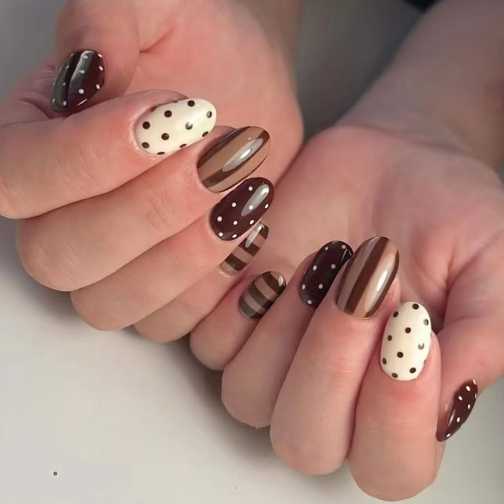 24 stuks Amber Donkerbruine Na - Nail Art Full Design recensie en prijs